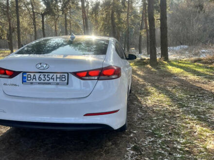 Хендай Элантра 2017 в Кропивницком (Кировограде) на Automoto.ua Белый Хендай Элантра, объемом двигателя 2 л и пробегом 110 тыс. км за 10000 $, фото 1 на Automoto.ua
