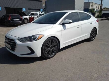 Белый Хендай Элантра, объемом двигателя 2 л и пробегом 130 тыс. км за 11000 $, фото 1 на Automoto.ua