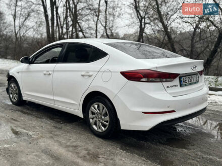 Білий Хендай Елантра, об'ємом двигуна 1.59 л та пробігом 82 тис. км за 5300 $, фото 1 на Automoto.ua