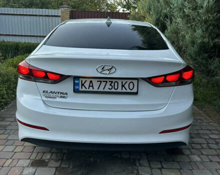 Білий Хендай Елантра, об'ємом двигуна 2 л та пробігом 141 тис. км за 10500 $, фото 1 на Automoto.ua