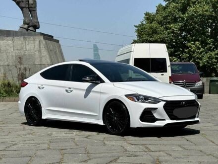 Белый Хендай Элантра, объемом двигателя 1.6 л и пробегом 174 тыс. км за 6500 $, фото 1 на Automoto.ua