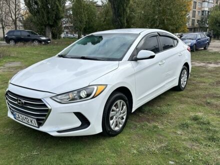 Белый Хендай Элантра, объемом двигателя 2 л и пробегом 200 тыс. км за 7700 $, фото 1 на Automoto.ua