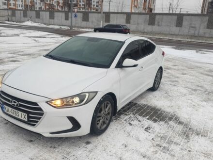 Белый Хендай Элантра, объемом двигателя 2 л и пробегом 64 тыс. км за 11200 $, фото 1 на Automoto.ua