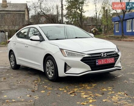 Белый Хендай Элантра, объемом двигателя 2 л и пробегом 96 тыс. км за 13800 $, фото 1 на Automoto.ua