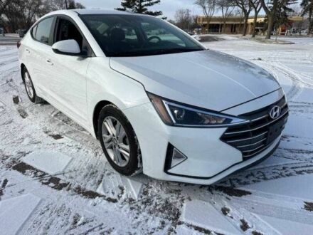 Белый Хендай Элантра, объемом двигателя 2 л и пробегом 32 тыс. км за 2900 $, фото 1 на Automoto.ua