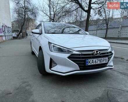 Белый Хендай Элантра, объемом двигателя 1.59 л и пробегом 95 тыс. км за 13300 $, фото 1 на Automoto.ua