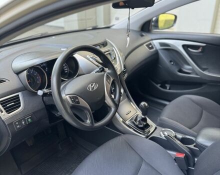 Бежевый Хендай Элантра, объемом двигателя 1.6 л и пробегом 85 тыс. км за 10000 $, фото 11 на Automoto.ua