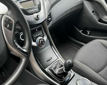 Бежевый Хендай Элантра, объемом двигателя 1.6 л и пробегом 85 тыс. км за 10000 $, фото 19 на Automoto.ua