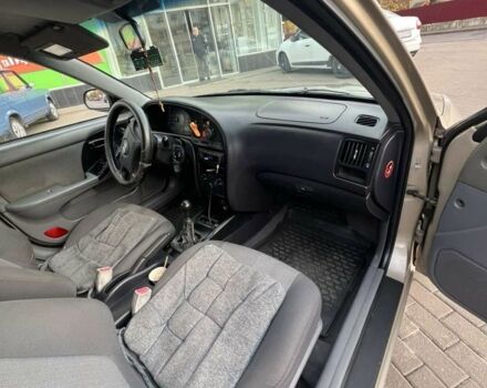 Бежевый Хендай Элантра, объемом двигателя 1.6 л и пробегом 250 тыс. км за 2100 $, фото 4 на Automoto.ua