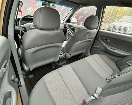 Бежевый Хендай Элантра, объемом двигателя 1.6 л и пробегом 83 тыс. км за 5400 $, фото 13 на Automoto.ua