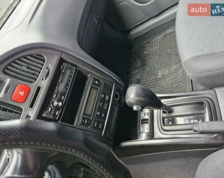 Бежевый Хендай Элантра, объемом двигателя 1.98 л и пробегом 320 тыс. км за 3200 $, фото 9 на Automoto.ua