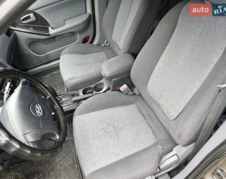 Бежевый Хендай Элантра, объемом двигателя 1.98 л и пробегом 320 тыс. км за 3200 $, фото 10 на Automoto.ua