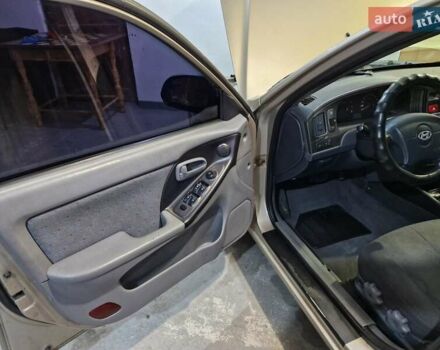 Бежевый Хендай Элантра, объемом двигателя 1.98 л и пробегом 320 тыс. км за 3300 $, фото 5 на Automoto.ua