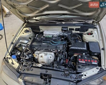 Бежевый Хендай Элантра, объемом двигателя 1.98 л и пробегом 320 тыс. км за 3300 $, фото 6 на Automoto.ua