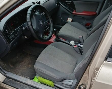 Бежевий Хендай Елантра, об'ємом двигуна 1.6 л та пробігом 262 тис. км за 3500 $, фото 9 на Automoto.ua