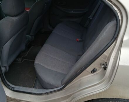 Бежевий Хендай Елантра, об'ємом двигуна 1.6 л та пробігом 262 тис. км за 3500 $, фото 8 на Automoto.ua