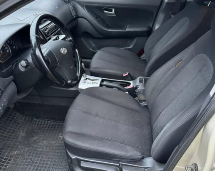 Бежевий Хендай Елантра, об'ємом двигуна 1.6 л та пробігом 174 тис. км за 6200 $, фото 12 на Automoto.ua