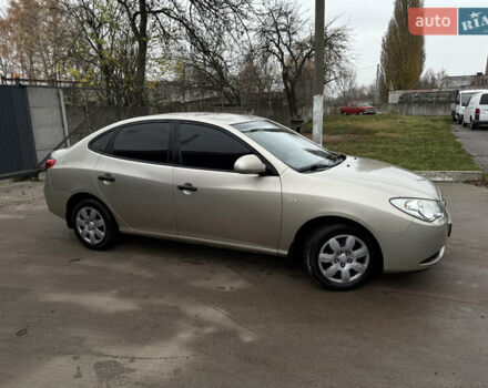 Бежевий Хендай Елантра, об'ємом двигуна 1.59 л та пробігом 290 тис. км за 6400 $, фото 2 на Automoto.ua