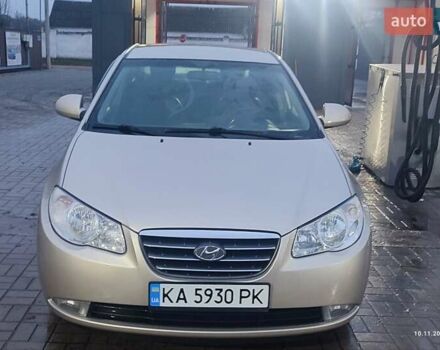 Бежевый Хендай Элантра, объемом двигателя 1.59 л и пробегом 220 тыс. км за 4800 $, фото 2 на Automoto.ua