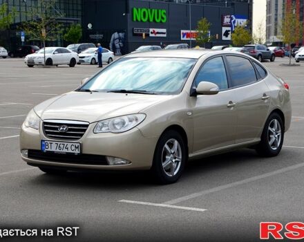 Бежевый Хендай Элантра, объемом двигателя 1.6 л и пробегом 256 тыс. км за 4850 $, фото 1 на Automoto.ua