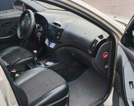 Хендай Элантра 2008 в Киеве на Automoto.ua Бежевый Хендай Элантра, объемом двигателя 1.59 л и пробегом 279 тыс. км за 6000 $, фото 7 на Automoto.ua