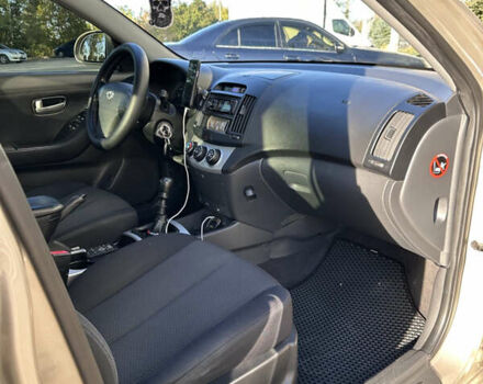 Хендай Элантра 2008 в Николаеве на Automoto.ua Бежевый Хендай Элантра, объемом двигателя 1.59 л и пробегом 138 тыс. км за 7000 $, фото 12 на Automoto.ua