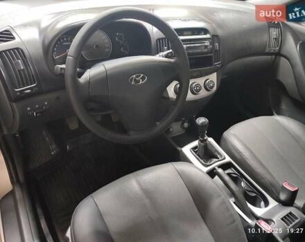 Бежевый Хендай Элантра, объемом двигателя 1.59 л и пробегом 220 тыс. км за 4800 $, фото 1 на Automoto.ua