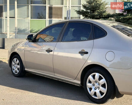 Хендай Элантра 2008 в Николаеве на Automoto.ua Бежевый Хендай Элантра, объемом двигателя 1.59 л и пробегом 138 тыс. км за 7000 $, фото 3 на Automoto.ua