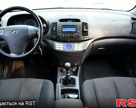 Бежевый Хендай Элантра, объемом двигателя 1.6 л и пробегом 256 тыс. км за 4850 $, фото 6 на Automoto.ua