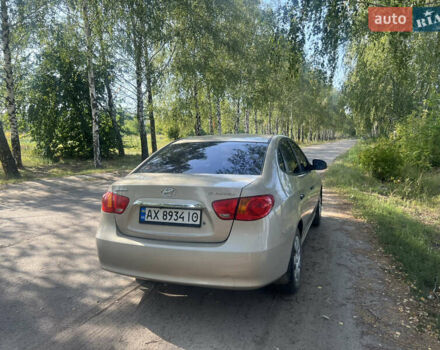 Бежевый Хендай Элантра, объемом двигателя 1.59 л и пробегом 165 тыс. км за 6300 $, фото 2 на Automoto.ua