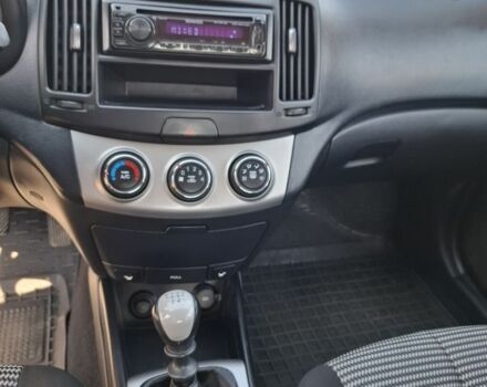 Бежевый Хендай Элантра, объемом двигателя 1.6 л и пробегом 154 тыс. км за 5900 $, фото 11 на Automoto.ua