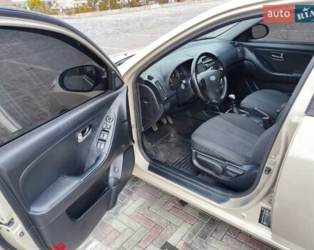 Бежевий Хендай Елантра, об'ємом двигуна 1.59 л та пробігом 192 тис. км за 5000 $, фото 7 на Automoto.ua