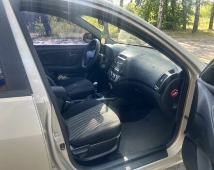 Бежевый Хендай Элантра, объемом двигателя 1.59 л и пробегом 166 тыс. км за 6300 $, фото 4 на Automoto.ua