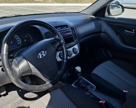 Бежевый Хендай Элантра, объемом двигателя 1.6 л и пробегом 154 тыс. км за 5900 $, фото 9 на Automoto.ua