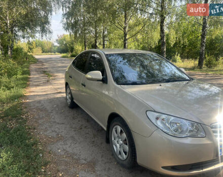 Бежевый Хендай Элантра, объемом двигателя 1.59 л и пробегом 165 тыс. км за 6300 $, фото 1 на Automoto.ua