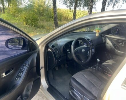 Бежевый Хендай Элантра, объемом двигателя 1.59 л и пробегом 166 тыс. км за 6300 $, фото 6 на Automoto.ua