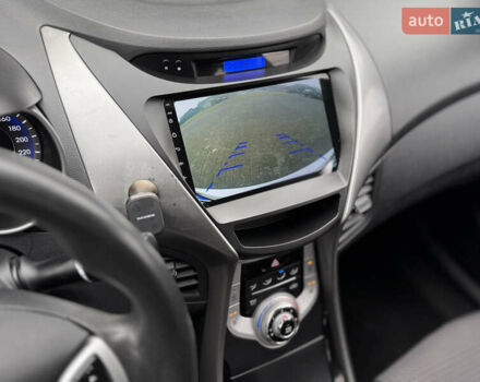 Бежевий Хендай Елантра, об'ємом двигуна 1.6 л та пробігом 185 тис. км за 9850 $, фото 26 на Automoto.ua