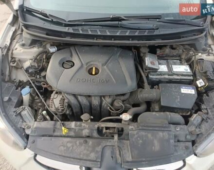 Хендай Элантра 2011 в Киеве на Automoto.ua Бежевый Хендай Элантра, объемом двигателя 1.8 л и пробегом 199 тыс. км за 7200 $, фото 12 на Automoto.ua