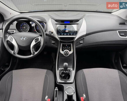 Бежевий Хендай Елантра, об'ємом двигуна 1.6 л та пробігом 185 тис. км за 9850 $, фото 20 на Automoto.ua