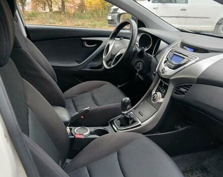 Бежевый Хендай Элантра, объемом двигателя 1.59 л и пробегом 179 тыс. км за 8900 $, фото 5 на Automoto.ua