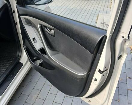 Бежевый Хендай Элантра, объемом двигателя 1.59 л и пробегом 179 тыс. км за 8900 $, фото 9 на Automoto.ua