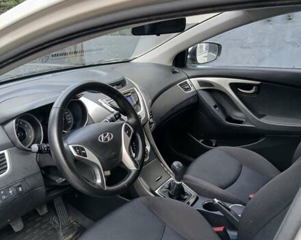 Бежевый Хендай Элантра, объемом двигателя 1.59 л и пробегом 179 тыс. км за 8900 $, фото 4 на Automoto.ua