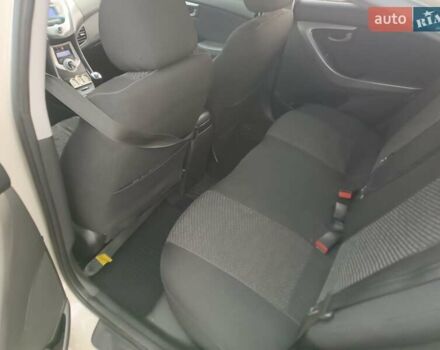 Хендай Элантра 2011 в Киеве на Automoto.ua Бежевый Хендай Элантра, объемом двигателя 1.8 л и пробегом 199 тыс. км за 7200 $, фото 3 на Automoto.ua