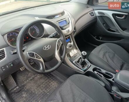 Хендай Элантра 2011 в Киеве на Automoto.ua Бежевый Хендай Элантра, объемом двигателя 1.8 л и пробегом 199 тыс. км за 7200 $, фото 1 на Automoto.ua