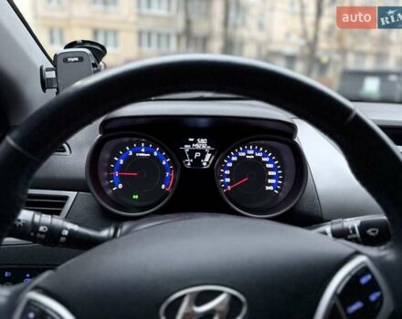 Бежевый Хендай Элантра, объемом двигателя 1.8 л и пробегом 150 тыс. км за 10000 $, фото 6 на Automoto.ua