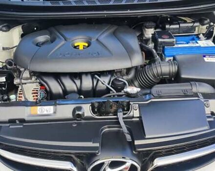 Бежевый Хендай Элантра, объемом двигателя 1.8 л и пробегом 17 тыс. км за 11850 $, фото 4 на Automoto.ua