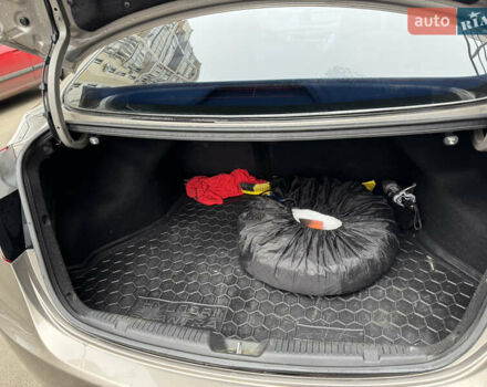 Бежевый Хендай Элантра, объемом двигателя 1.8 л и пробегом 220 тыс. км за 9100 $, фото 9 на Automoto.ua