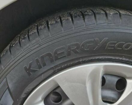 Бежевый Хендай Элантра, объемом двигателя 1.59 л и пробегом 190 тыс. км за 9200 $, фото 7 на Automoto.ua