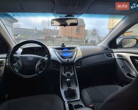 Бежевый Хендай Элантра, объемом двигателя 1.6 л и пробегом 220 тыс. км за 8200 $, фото 12 на Automoto.ua