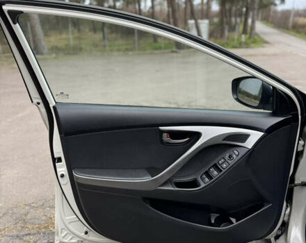 Бежевий Хендай Елантра, об'ємом двигуна 1.8 л та пробігом 154 тис. км за 9750 $, фото 13 на Automoto.ua